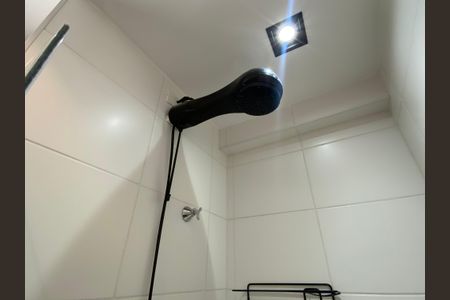 Banheiro de kitnet/studio para alugar com 1 quarto, 24m² em Consolação, São Paulo