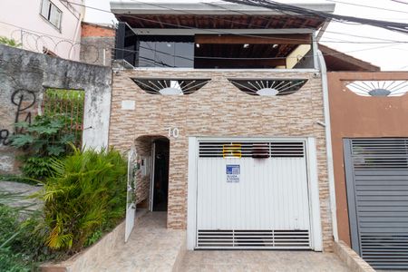 Casa à venda com 120m², 2 quartos e 1 vagaFachada