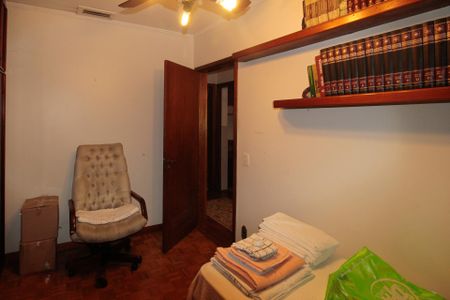 Casa à venda com 640m², 5 quartos e 4 vagasQuarto 3