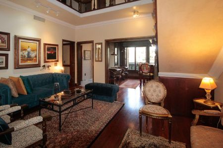 Casa à venda com 640m², 5 quartos e 4 vagasSala