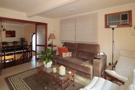 Casa à venda com 640m², 5 quartos e 4 vagasSala 3