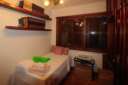 Casa à venda com 640m², 5 quartos e 4 vagasQuarto 3