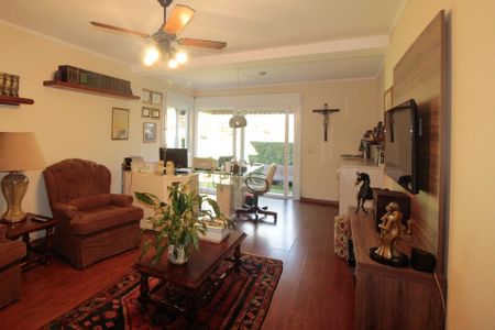 Casa à venda com 640m², 5 quartos e 4 vagasSala 2