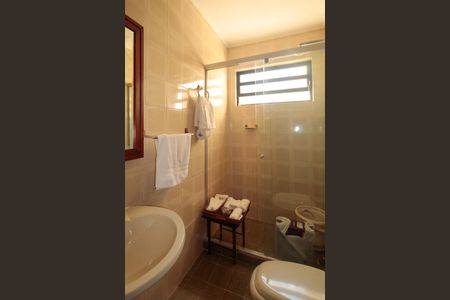 Casa à venda com 640m², 5 quartos e 4 vagasBanheiro 1