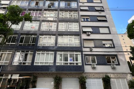 Apartamento para alugar com 190m², 3 quartos e sem vaga Apartamento para alugar com 190m², 3 quartos e sem vagaFachada
