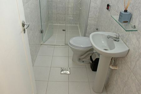 Apartamento para alugar com 190m², 3 quartos e sem vaga Apartamento para alugar com 190m², 3 quartos e sem vagaBanheiro