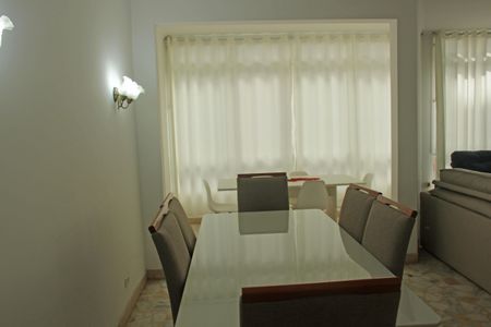 Apartamento para alugar com 190m², 3 quartos e sem vaga Apartamento para alugar com 190m², 3 quartos e sem vagaSala