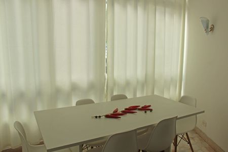 Apartamento para alugar com 190m², 3 quartos e sem vaga Apartamento para alugar com 190m², 3 quartos e sem vagaSala