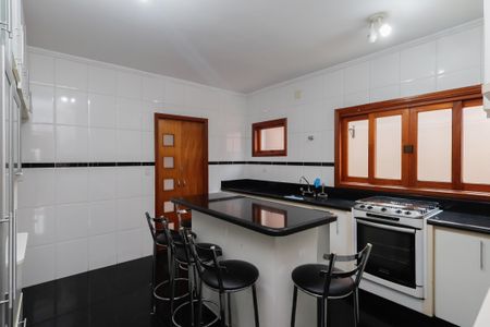 Casa à venda com 180m², 3 quartos e 2 vagas Casa à venda com 180m², 3 quartos e 2 vagasCozinha