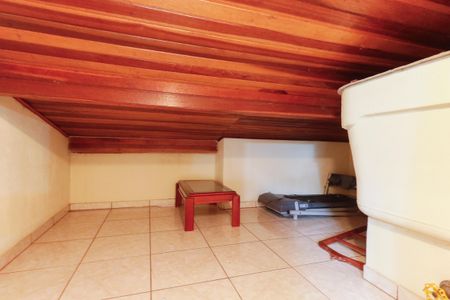 Casa à venda com 180m², 3 quartos e 2 vagas Casa à venda com 180m², 3 quartos e 2 vagasQuarto 3