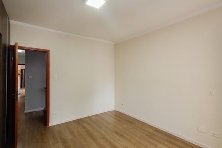 Casa à venda com 180m², 3 quartos e 2 vagas Casa à venda com 180m², 3 quartos e 2 vagasSuíte
