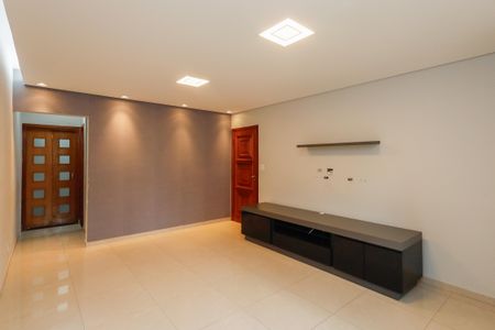 Casa à venda com 180m², 3 quartos e 2 vagas Casa à venda com 180m², 3 quartos e 2 vagasSala