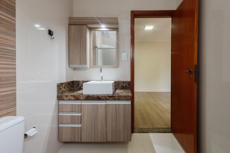 Casa à venda com 180m², 3 quartos e 2 vagas Casa à venda com 180m², 3 quartos e 2 vagasBanheiro da Suíte