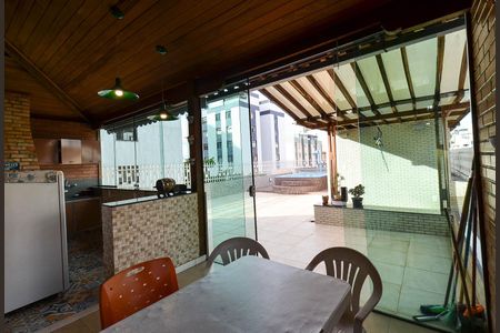 Apartamento para alugar com 360m², 4 quartos e 2 vagasÁrea comum