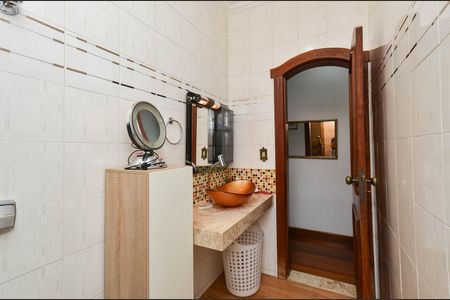 Apartamento para alugar com 360m², 4 quartos e 2 vagasBanheiro 1