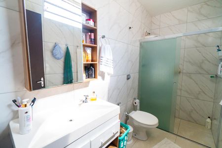Casa à venda com 158m², 3 quartos e 2 vagas Casa à venda com 158m², 3 quartos e 2 vagasBanheiro Social