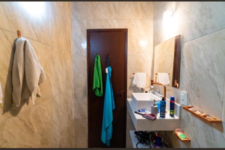 Casa à venda com 158m², 3 quartos e 2 vagas Casa à venda com 158m², 3 quartos e 2 vagasBanheiro da Suíte