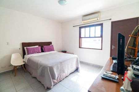 Casa à venda com 158m², 3 quartos e 2 vagas Casa à venda com 158m², 3 quartos e 2 vagasSuite