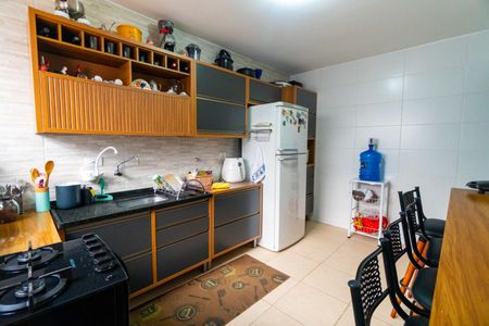 Casa à venda com 158m², 3 quartos e 2 vagas Casa à venda com 158m², 3 quartos e 2 vagasCozinha
