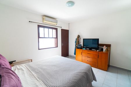 Casa à venda com 158m², 3 quartos e 2 vagas Casa à venda com 158m², 3 quartos e 2 vagasSuite