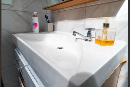 Casa à venda com 158m², 3 quartos e 2 vagas Casa à venda com 158m², 3 quartos e 2 vagasBanheiro Social