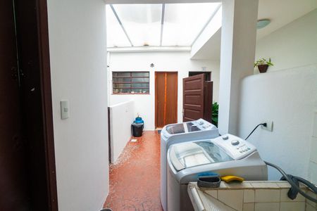 Casa à venda com 158m², 3 quartos e 2 vagas Casa à venda com 158m², 3 quartos e 2 vagasLavanderia