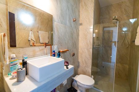 Casa à venda com 158m², 3 quartos e 2 vagas Casa à venda com 158m², 3 quartos e 2 vagasBanheiro da Suíte