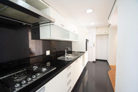 Apartamento à venda com 108m², 2 quartos e 2 vagasCozinha