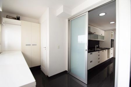 Apartamento à venda com 108m², 2 quartos e 2 vagasÁrea de Serviço