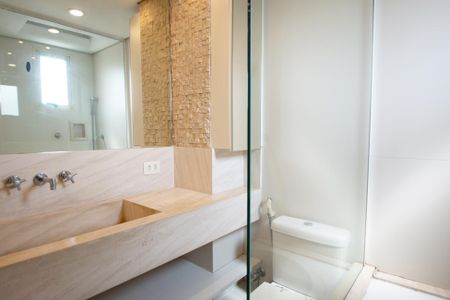 Apartamento à venda com 108m², 2 quartos e 2 vagasBanheiro da Suíte 2