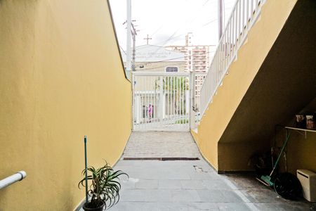 Casa à venda com 100m², 2 quartos e 2 vagas Casa à venda com 100m², 2 quartos e 2 vagasÁrea externa