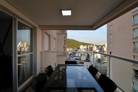 Apartamento para alugar com 70m², 2 quartos e 2 vagasVaranda