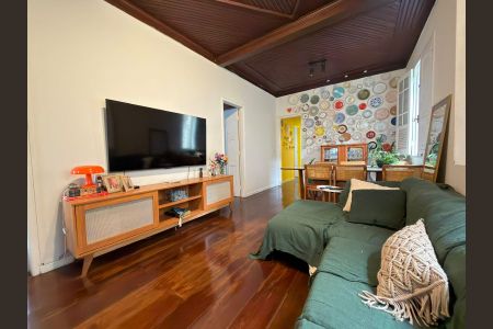 Sala  de casa à venda com 3 quartos, 200m² em Floresta, Belo Horizonte