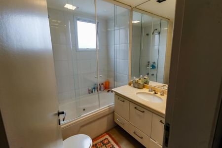 Apartamento à venda com 136m², 3 quartos e 4 vagasBanheiro da Suíte 3