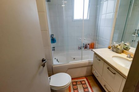 Apartamento à venda com 136m², 3 quartos e 4 vagasBanheiro da Suíte 3