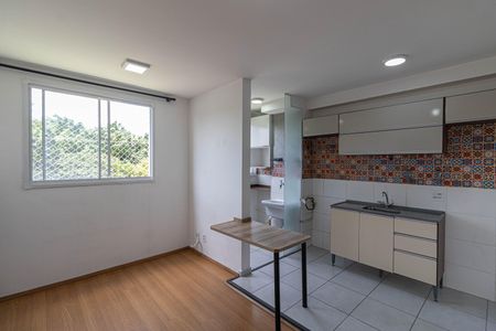 Sala/Cozinha/Área de Serviço  de apartamento à venda com 2 quartos, 38m² em Vila Nhocune, São Paulo