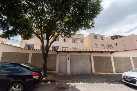 Apartamento para alugar com 90m², 2 quartos e 1 vagaFachada