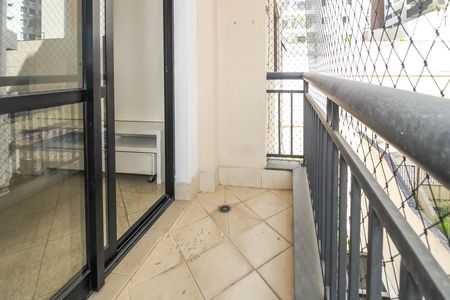 Apartamento à venda com 54m², 2 quartos e 1 vaga Apartamento à venda com 54m², 2 quartos e 1 vagaVaranda