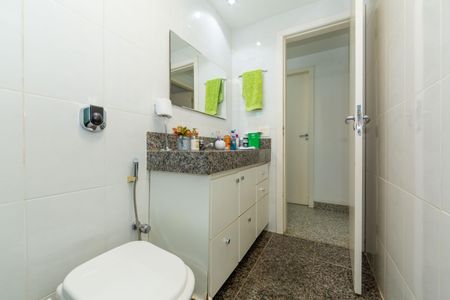 Apartamento para alugar com 140m², 4 quartos e 5 vagasBanheiro Social