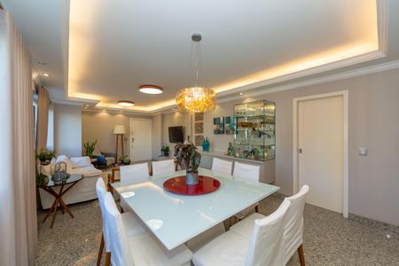 Apartamento para alugar com 140m², 4 quartos e 5 vagasSala