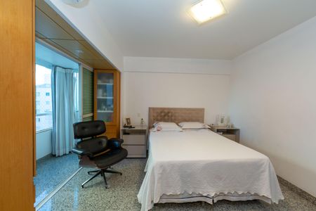 Apartamento para alugar com 140m², 4 quartos e 5 vagasSuíte