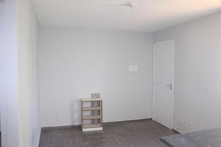 Sala de apartamento para alugar com 2 quartos, 36m² em Vila Alzira, Guarulhos