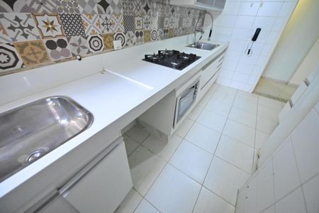 Apartamento para alugar com 71m², 2 quartos e 1 vaga Apartamento para alugar com 71m², 2 quartos e 1 vagaCozinha