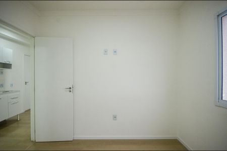 Quarto  de kitnet/studio para alugar com 1 quarto, 59m² em Vila Mangalot, São Paulo