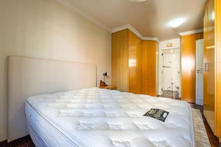 Apartamento à venda com 130m², 3 quartos e 1 vaga Apartamento à venda com 130m², 3 quartos e 1 vagaSuíte