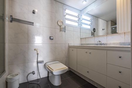 Apartamento à venda com 130m², 3 quartos e 1 vaga Apartamento à venda com 130m², 3 quartos e 1 vagaSuíte