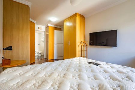 Apartamento à venda com 130m², 3 quartos e 1 vaga Apartamento à venda com 130m², 3 quartos e 1 vagaSuíte