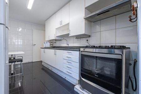 Apartamento à venda com 130m², 3 quartos e 1 vaga Apartamento à venda com 130m², 3 quartos e 1 vagaCozinha