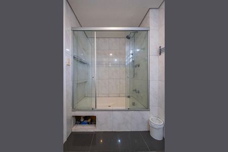 Apartamento à venda com 130m², 3 quartos e 1 vaga Apartamento à venda com 130m², 3 quartos e 1 vagaSuíte