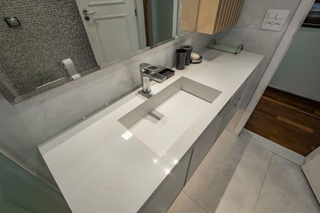 Apartamento à venda com 130m², 3 quartos e 1 vaga Apartamento à venda com 130m², 3 quartos e 1 vagaBanheiro